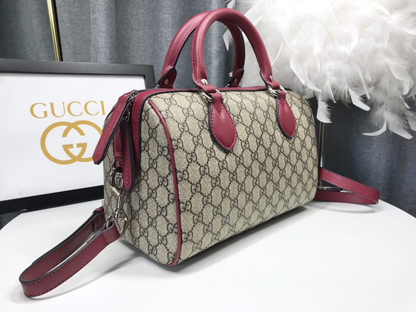 激安グッチバッグコピー背面デザイン
